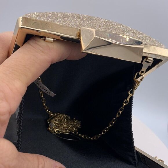 NWOT, hard/clam shell/wristlet/cross body purse/bag, champagne colour, crystals - Picture 4 of 13